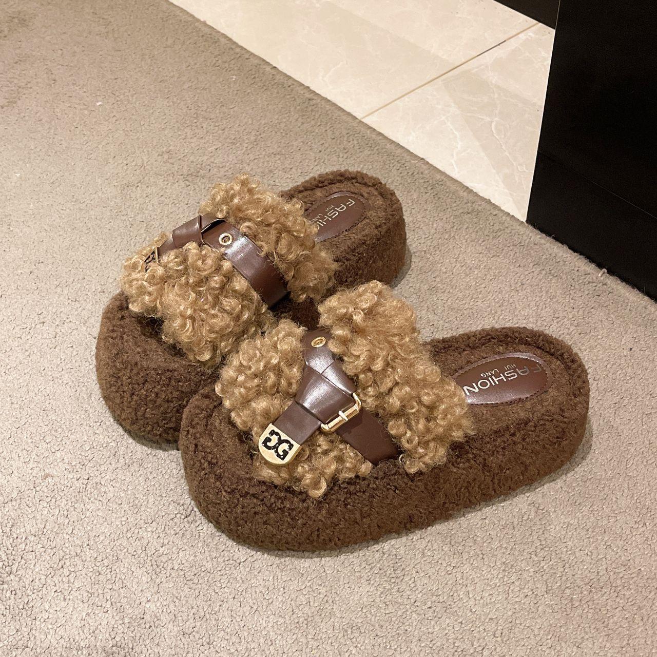 

Мода интернет-знаменитостей коричневый взрыв Мао Мао тапочки женские осенне-зимние 2025 новые ins трендовые толстая подошва повседневные домашние 40 темно-коричневого