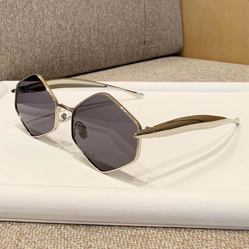 Vintage Rhombus Sunglasses Women For Men Luxury Brand Designer Sun Glasses Punk Popular Outdoor Travel Sexy Shades Uv400