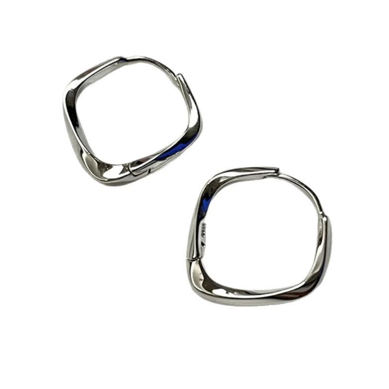 Minimalist Geometric Möbius Rhombus Earrings - Versatile Simple Ins Style for Women