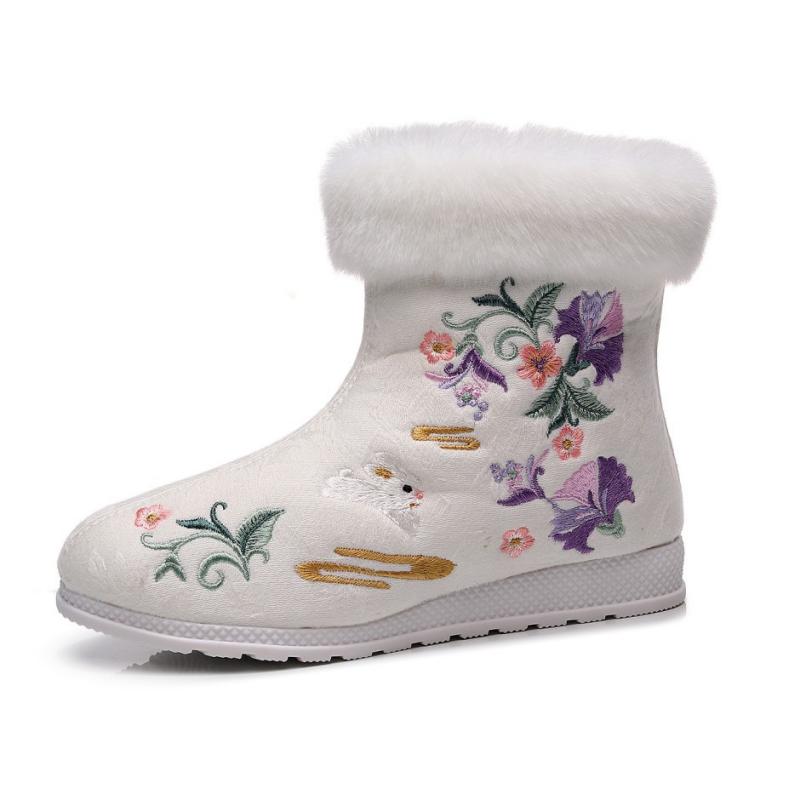 Anti-slip Winter Keep Warm Women's Short Boots Embroidered Flowers Plush Comfortable Ankle Boots Female Ethnic Style Botines