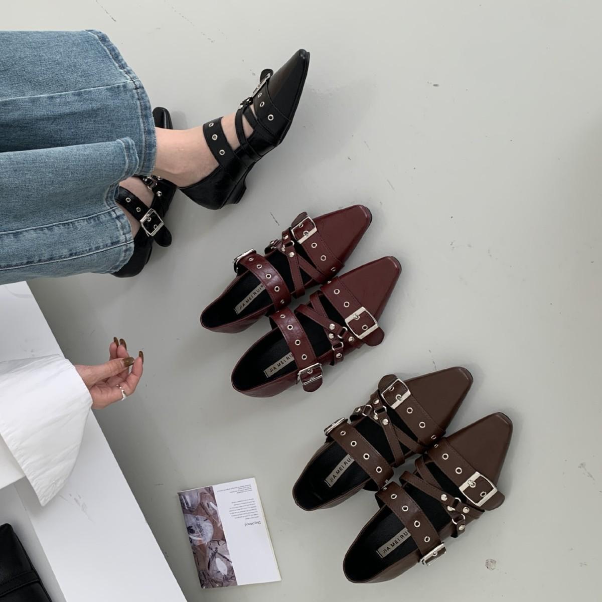 

2025 new round head belt buckle rivet short heel shallow mouth versatile OL commuter fashion women s single shoes 39 красный