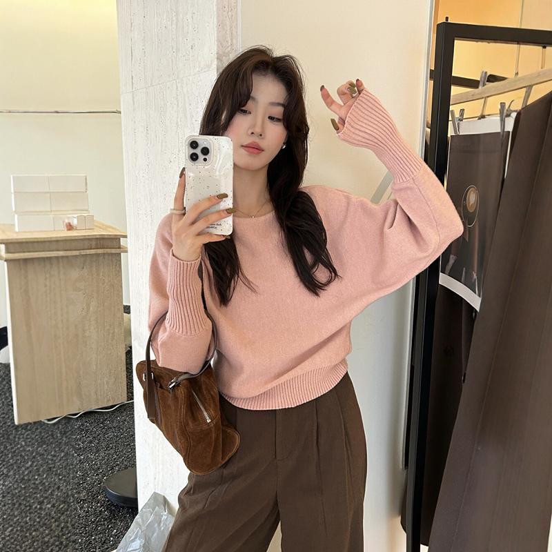 Khaki Off-Shoulder Knitted Sweater: Women's Early Autumn Versatile Style