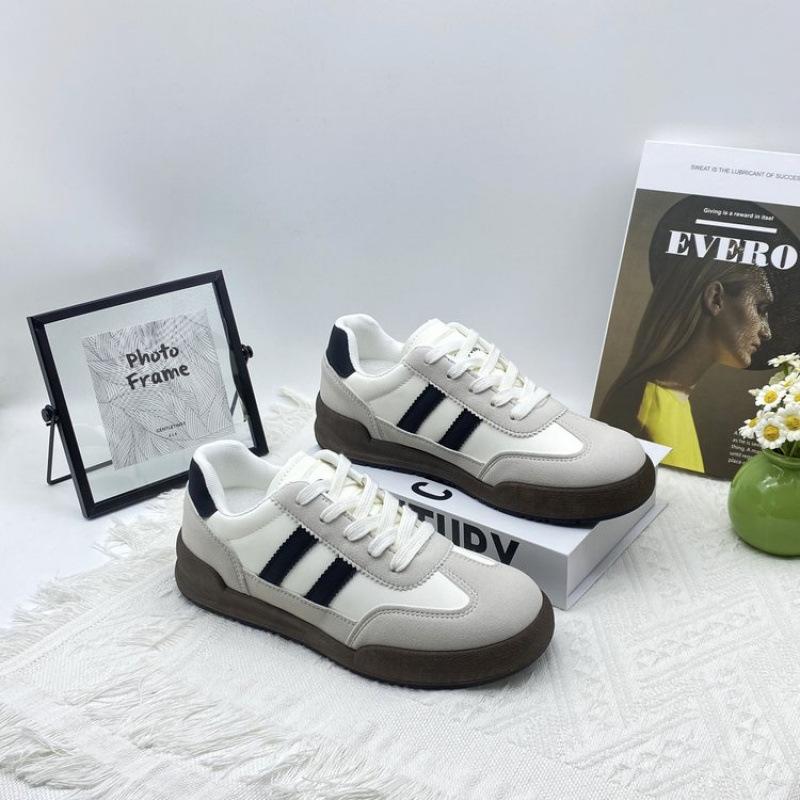 High-value moral training shoes for women's explosion 2025 new autumn students versatile commuting leisure increase height flat bottom look thin