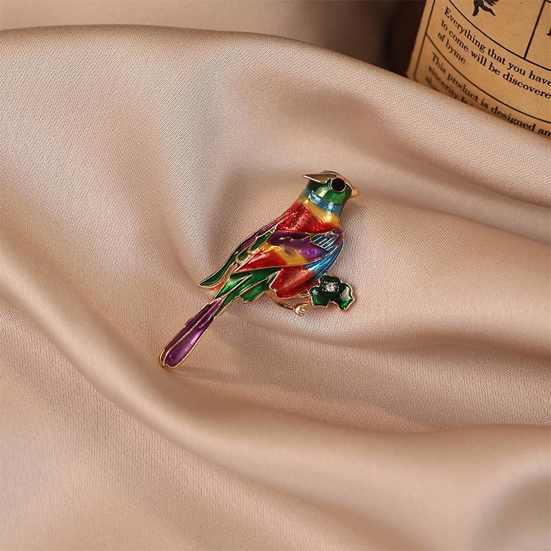 Butterfly Musical Note Brooch Fashionable Retro Corsage Clothing Pin Anti-Exposure Accessory
