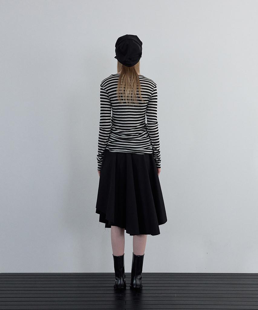 Unessin U-Neck Stripe T-Shirt