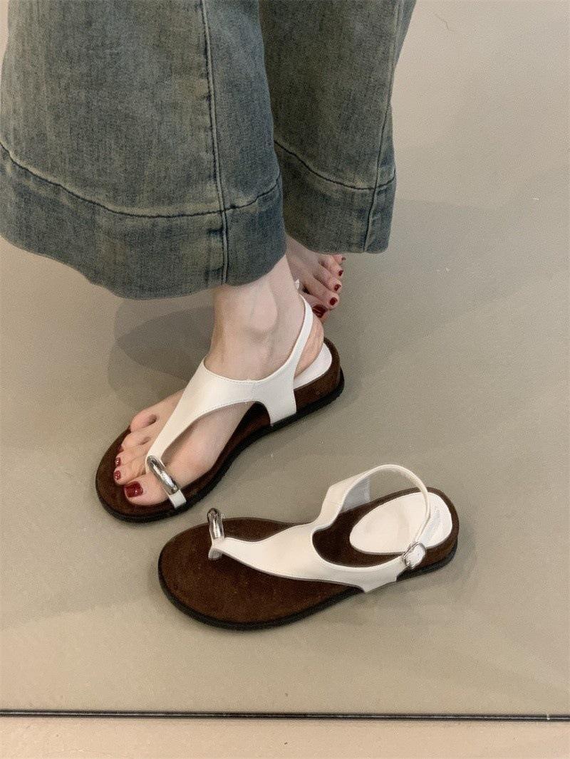 

French niche design temperament platform sandals women s 2025 with skirt vacation style metal buckle cover toe sandals 35