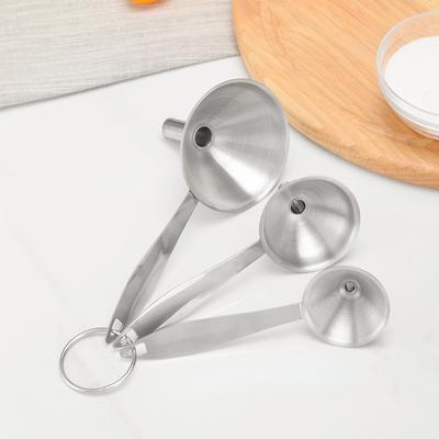 3 Stück/Set Edelstahl Mini Trichter Öl Essig Gewürz Ätherisches Öl Abfülltrichter Mehrzwecktrichter Bar Küchenbedarf