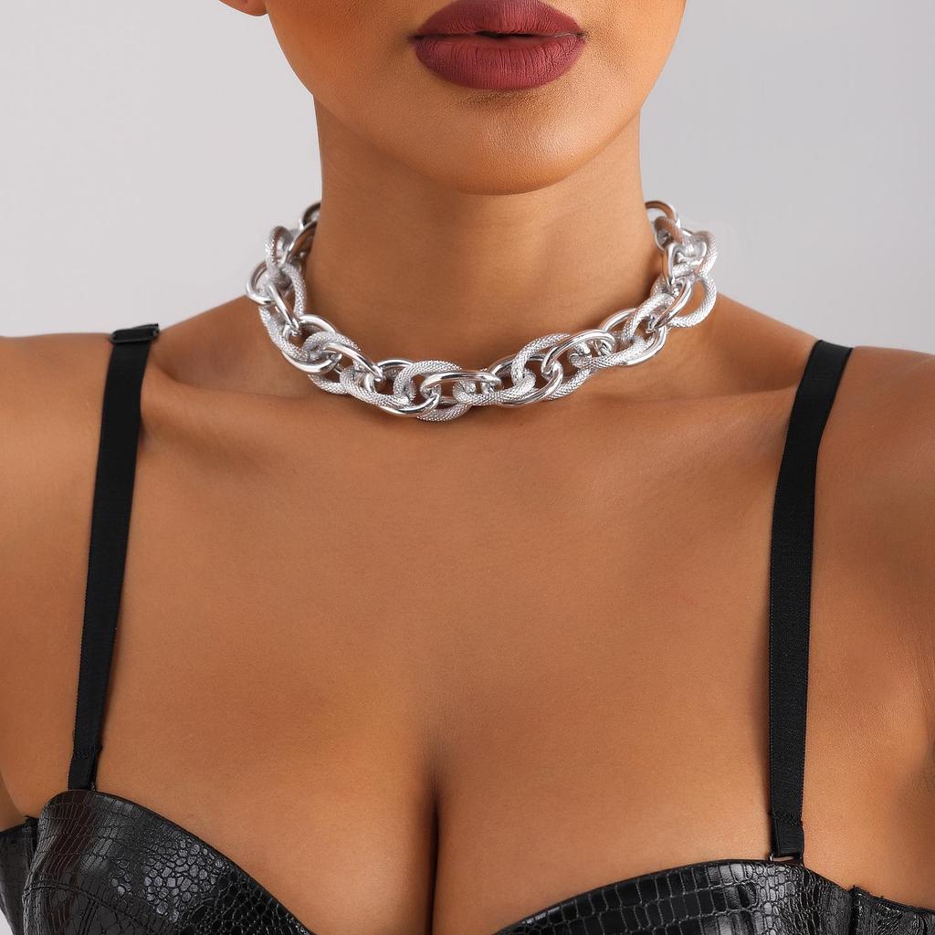 Collier Européen-Américain Hip Hop Géométrique Coloré en Aluminium - Chaîne Tendance Simple Couche pour Femmes