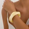 Gennemsigtig Harpiks Armbånd, Overdrevet Uregelmæssig Form Armbånd, Retro Stil Letvægts Lagdelt Armring til Smykkegave