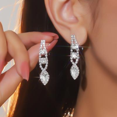 Mode Super Flash Strass Ohrringe Temperament Luxus Glänzend Eingelegte Strass Ohrringe Damenohrringe 1 Paar