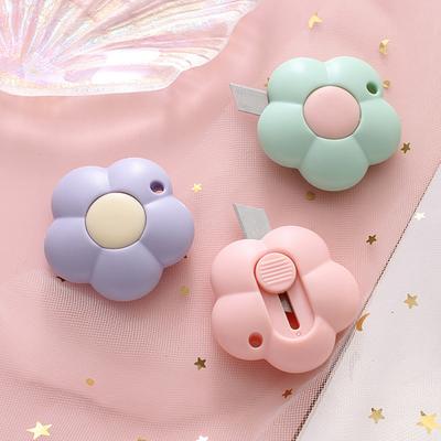 Cute Flower Mini Utility Knife Portable Retractable Blade for Opening Packages Scrapbooking Lightweight Compact Cutting Tool for Travel