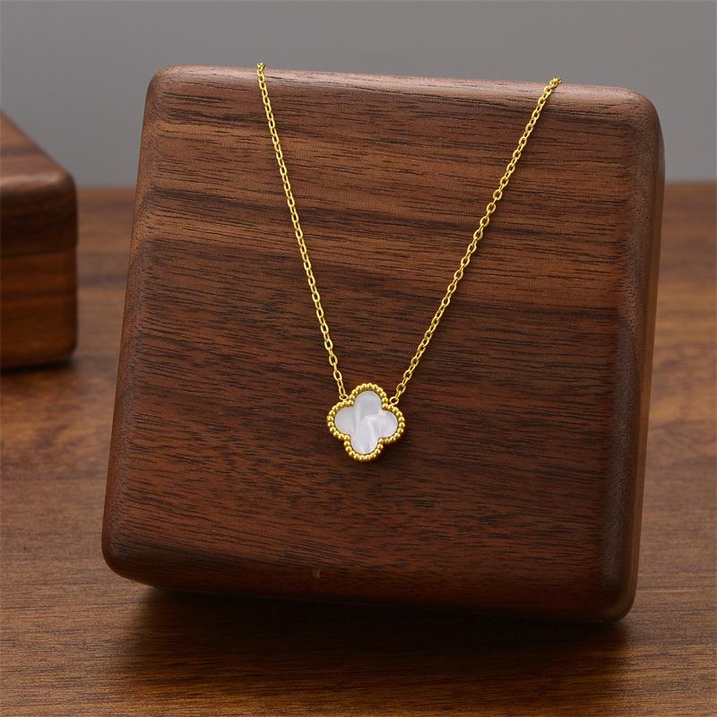 High-Grade Four-Leaf Clover Necklace Light Luxury Titanium Steel Does Not Lose Colour Jewelry Simple Temperament Female Collarbone Chain