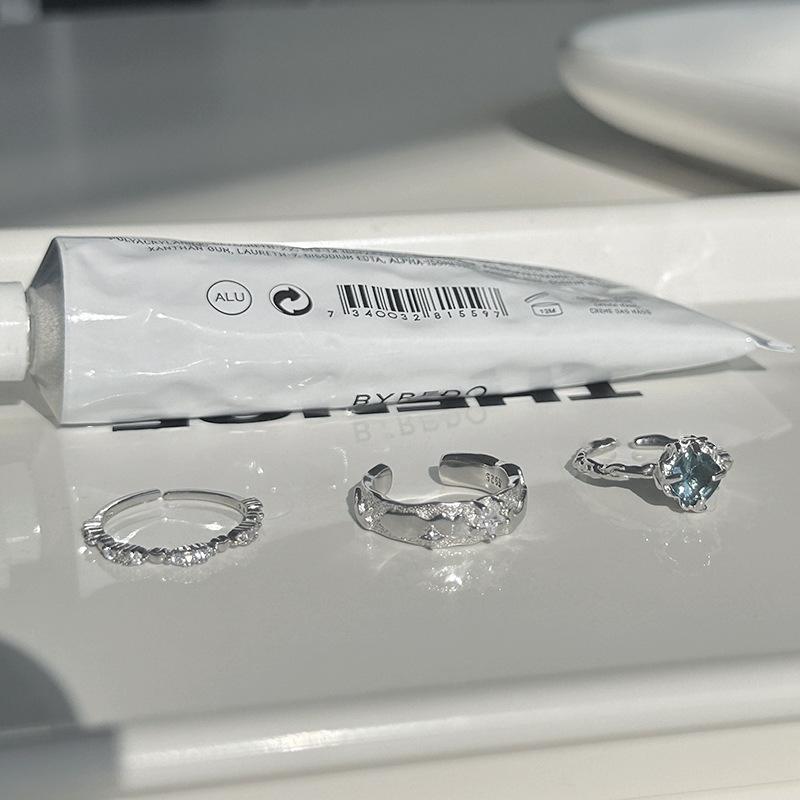 Art Deco Geometric Ring Shaped Glitter Diamond Star Love Fine Ring Female Delicate Stacking Commuting Versatile Finger Ring Zirconia Setting