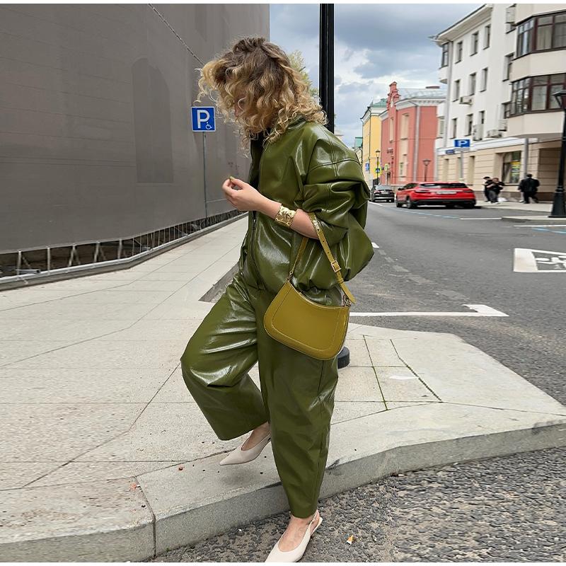 Women Green Stand Collar Leather Jacket Fashion Zipper Long Loose Outerwears Chic 2025 New Autumn Fashion High Street Lady Wear