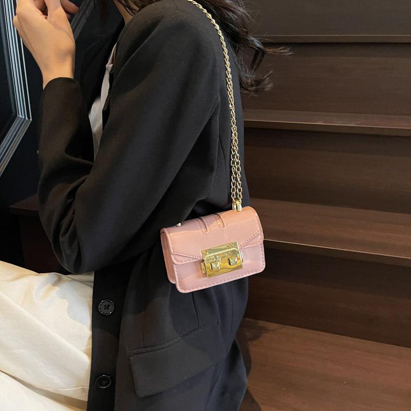2025 early autumn new commuter chain small square bag niche personality ins shoulder messenger chain mini change bag