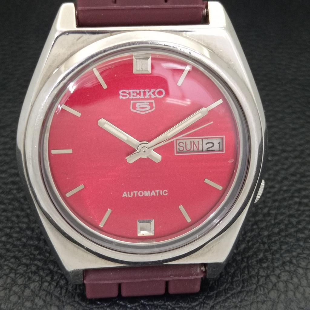 SEIKO 5 AUTOMATIC 7009A VINTAGE JAPAN MENS RED COLOR DIAL WATCH a701480-5 R206b-a701480