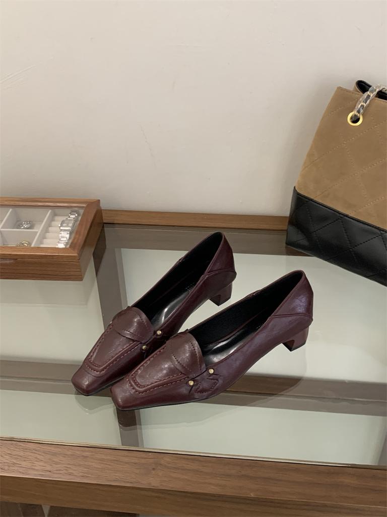 2025 autumn French commuter versatile small leather shoes women's square head thick heel shallow mouth high heel temperament one pedal loafers