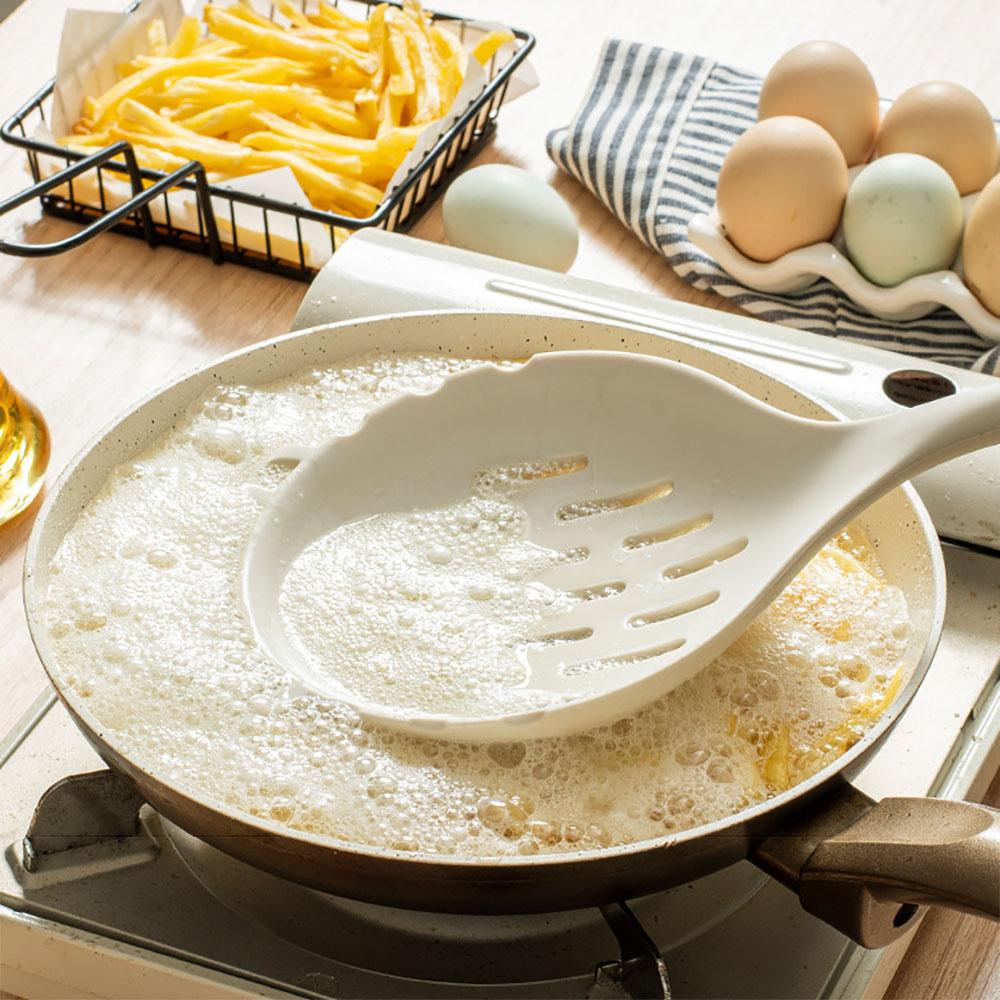 1Pcs Long Silicone Colander Non-Stick Cooking Strainer Heat Resistant Filter Spoon Mesh Skimmer Oil Mesh Colander Kitchen Tool