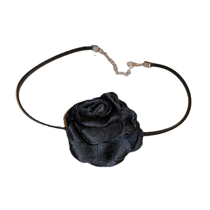 2023 High-End Black Rose Choker Necklace for Women - Elegant, Light Luxury Accessory
