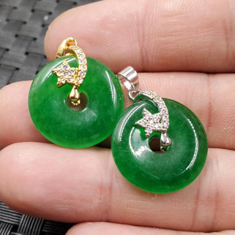 Emerald Quartzite Jade Buckle Spinach Green Necklace Pendant Silver Version Diameter 20mm