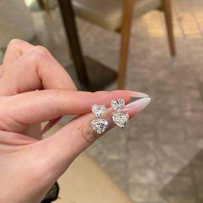 Boucles d'Oreilles Double Cœur Cloutées de Diamants Doux Luxe Léger Pour Femmes   Bijoux d'Oreille Exquis Et Étincelants
