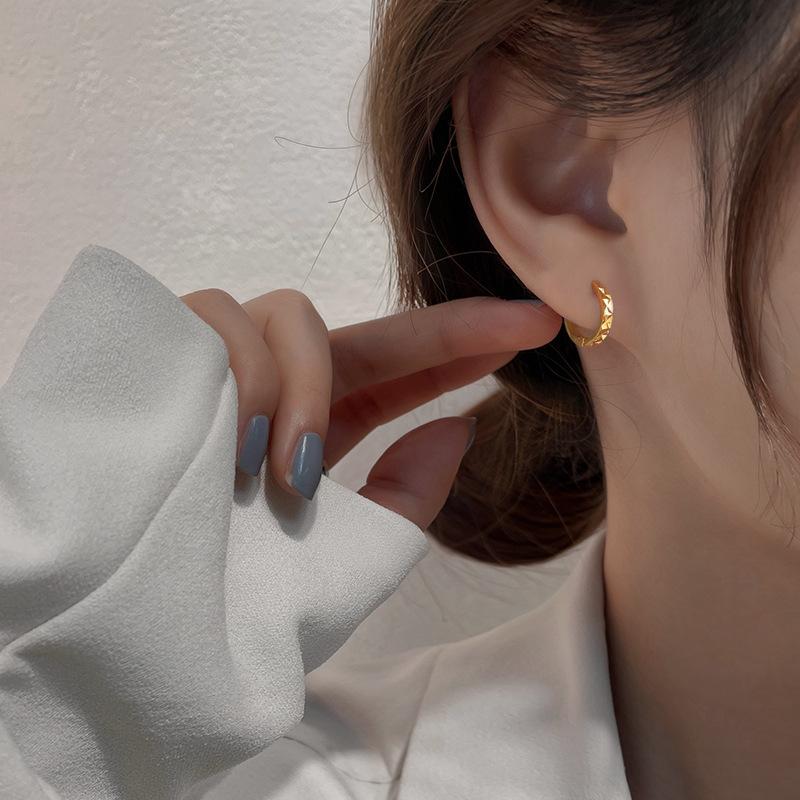 Japanese and Korean Geometric Circle Hoop Earrings for Women Men Fashion Simplicity Earrings Buckles Daily Jewelry Accessories