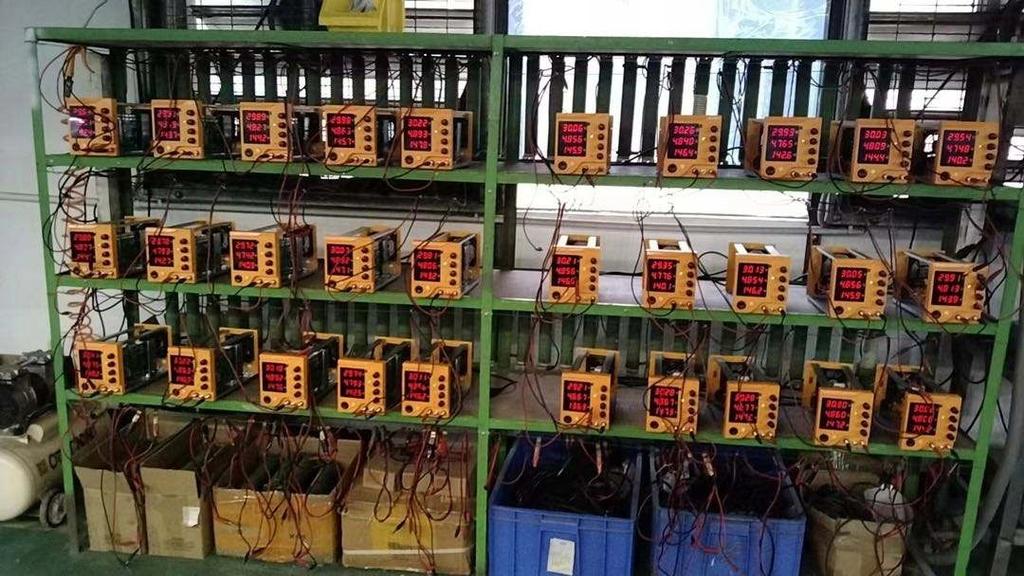 Rosfix Zasilacz Laboratoryjny AmpPulse RAPEP-6405 64V 5A – Regulowane Napięcie I Prąd | Wysoka Precyzja | System Zabezpieczeń ROSFIX PROTECT