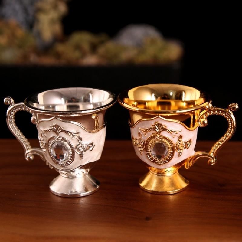European Mini Wine Glasses, Alloy Portable Spirits Goblet, Vodka Cup, Carved Flower Shape Handle Wedding Decoration, 30ml,1pcs
