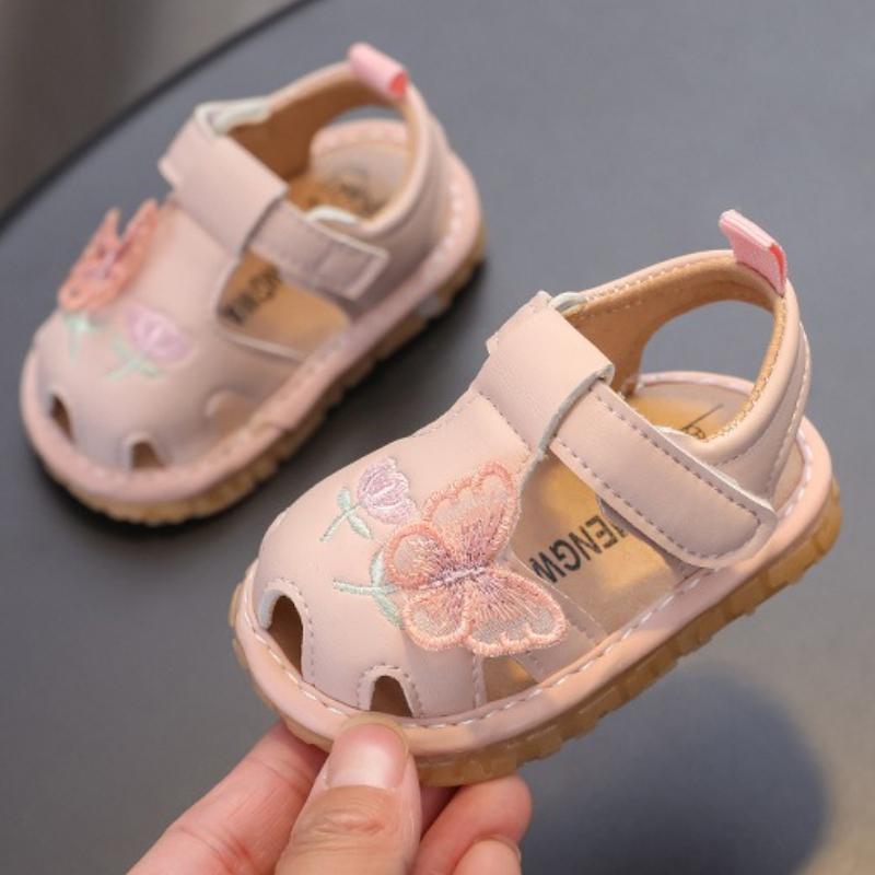 Dětské boty letní nové pro holčičky sandály s měkkou podrážkou dětská obuv protiskluzová dívčí kožená bota všestranné princeznovské boty