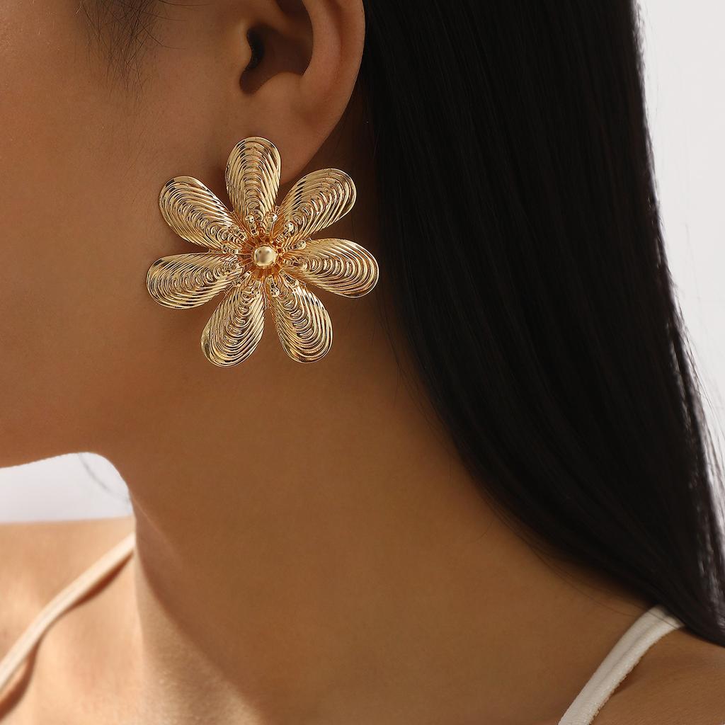 11110 European and American Exaggerated Metal Big Flower Element Earrings Women, Fashionable Dance Party Wearing Earrings
