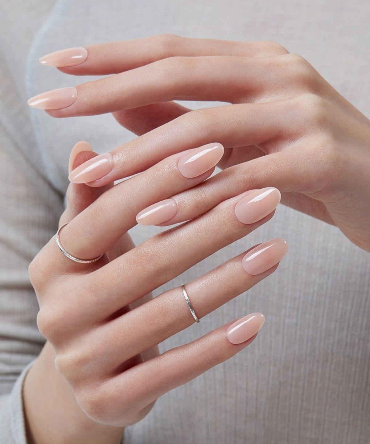 Dashing Diva Magic Press Nude Glossy (Almond) Nail Tips