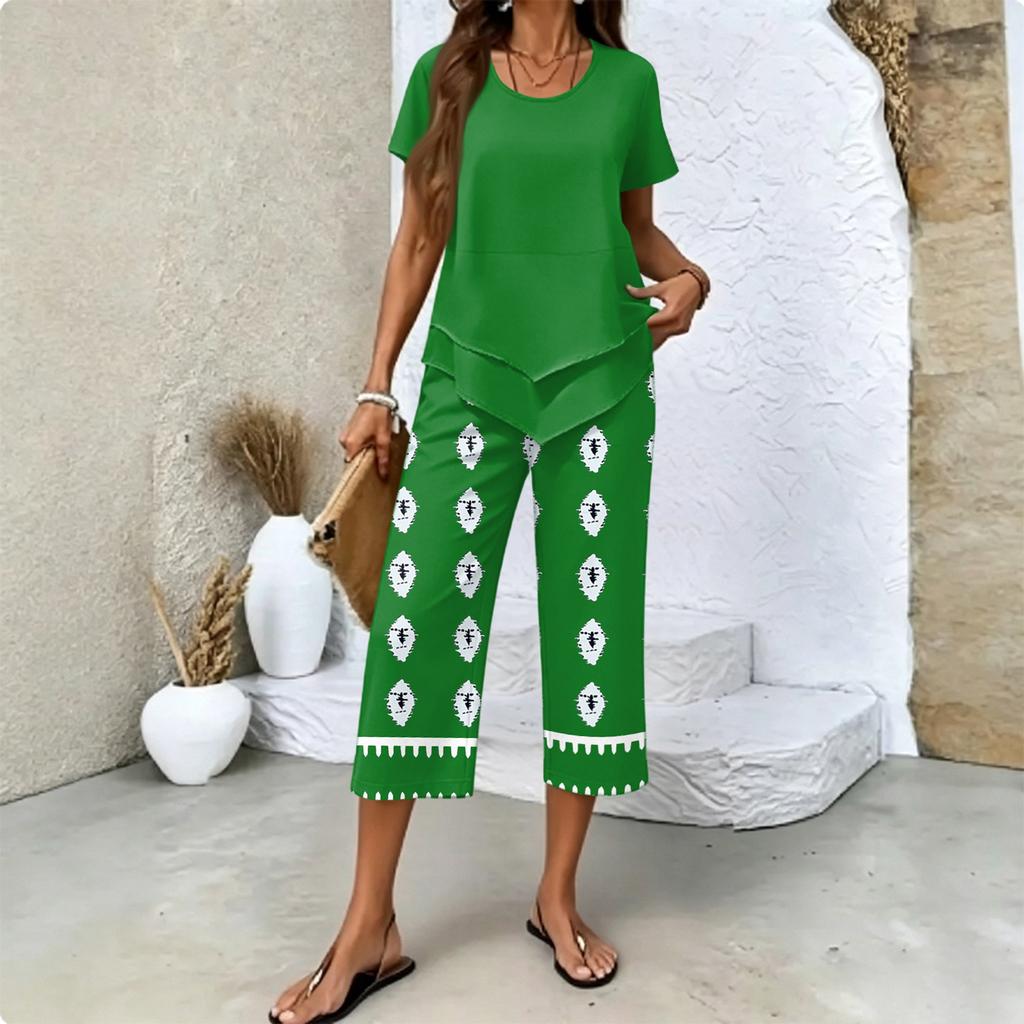 Women Casual Fashion Round Neck Printed Short Sleeve T Shirt and Capri Pants Set Lightweight Comfortable Summer Outfit