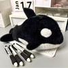 Dessin Animé Peluche Orque Épée Sac à Stylo Grande Capacité Sac à Papeterie Cadeau Étudiant Pour École Bureau Trousse à Crayon Amusante
