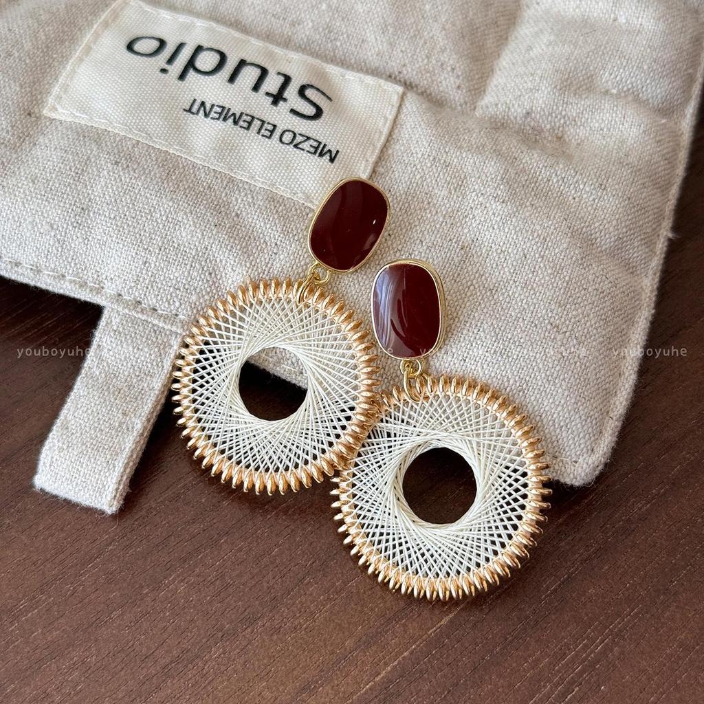 Elegant Autumn Retro Hong Kong-Style Woven Circle Earrings: Light Luxury & Exquisite Statement for Women