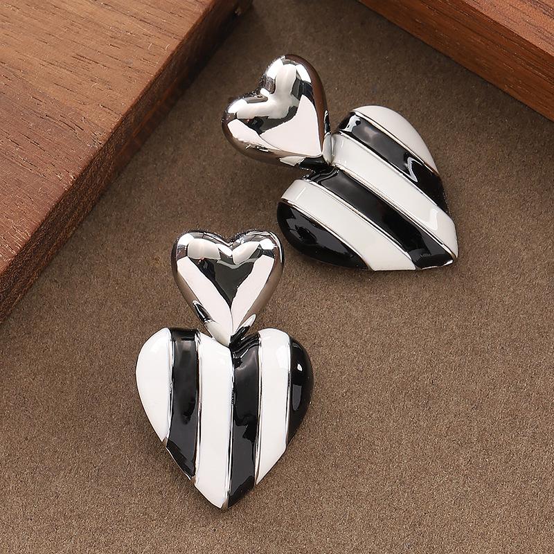 French elegance temperament simple style enamel drop glaze black and white striped love earrings niche personality high-end earrings