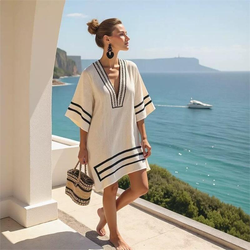 New Seaside Vacation Dress Bohemian D Print Loose V-neck Short-sleeved Beach Blouse