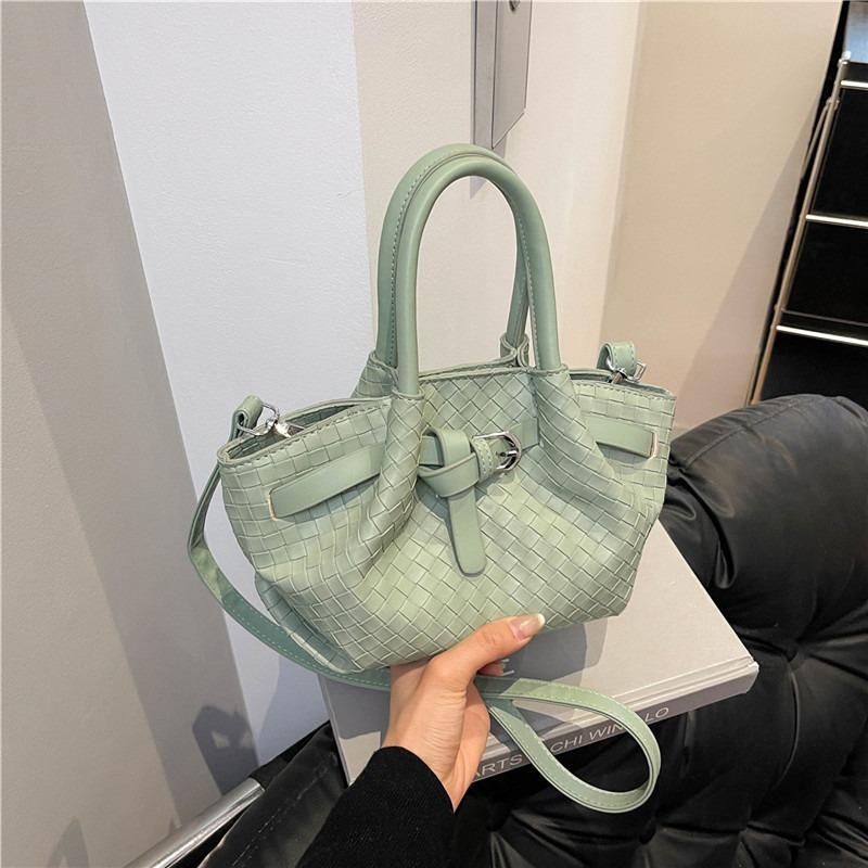 Summer small bag women's new fashion versatile messenger bag portable bucket bag small bag