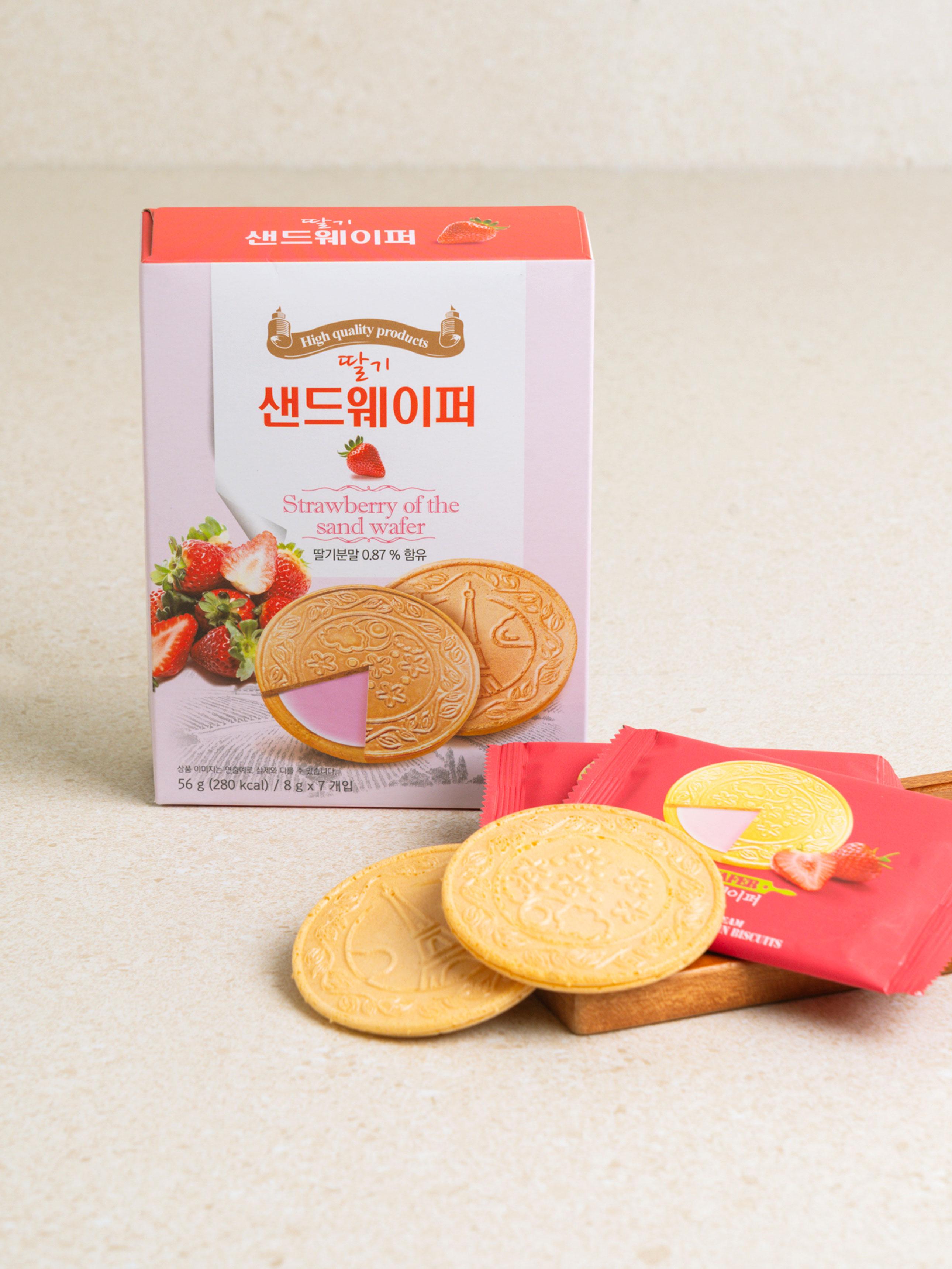 Strawberry Sandwich Wafer 56g 1ea