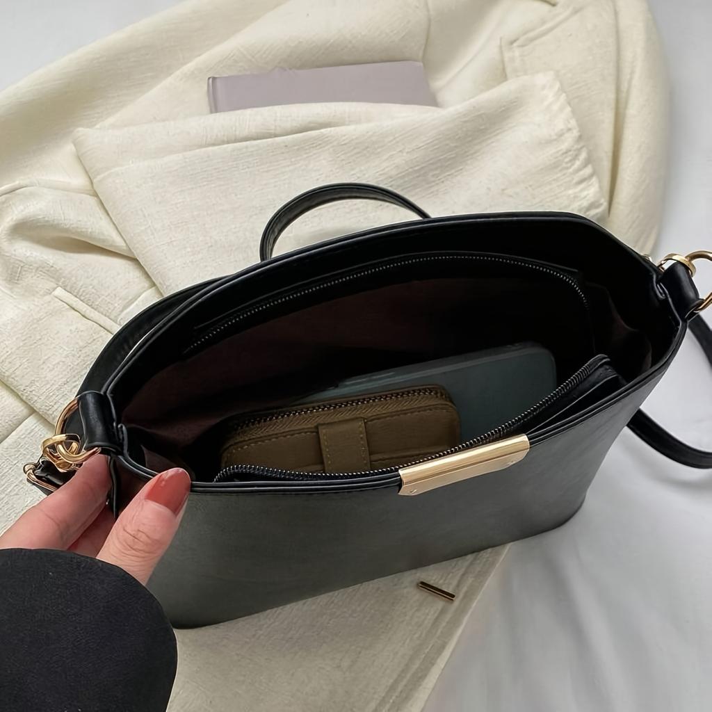 Minimalist Crossbody Bag  Stylish Metal Decor Bucket Bag Simple Shoulder Bag for Women Luxury Bag Retro Shell Handbags Purses
