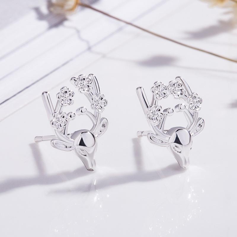 Minimalist Christmas Antler Stud Earrings For Women Small Delicate Fresh Temperament Versatile Cold Jewelry