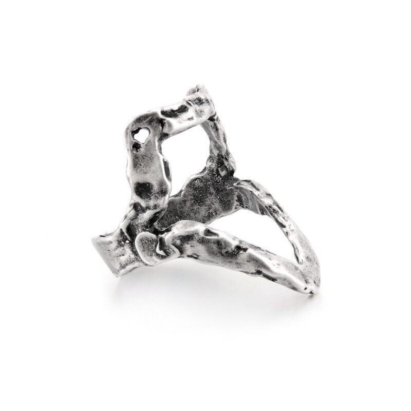 Korean Style Hollow Eagle Beak Ring: Women s Retro Hip Hop Geometric Adjustable Fashion Finger Ring. Adjustable Open