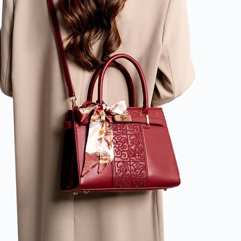 

Spring And Summer Niche Design New Chinese Style Guochao Handbag High-End Silk Scarf Shoulder Bag Women S Bag