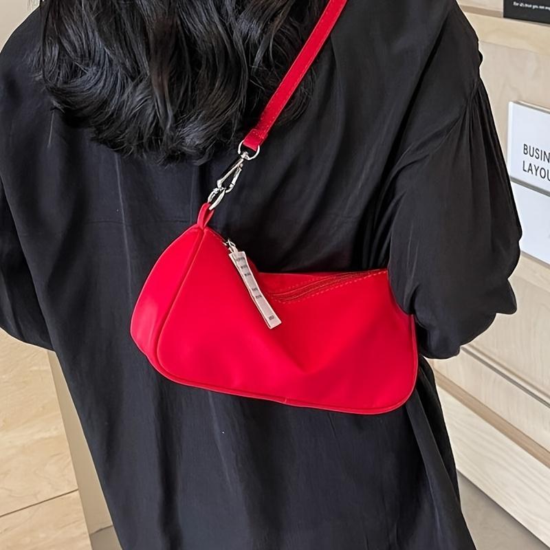 Stylish women s shoulder bag, high-value portable underarm bag, simple commuter bag, high-end, light luxury, exquisite, and versatile for everyday красный