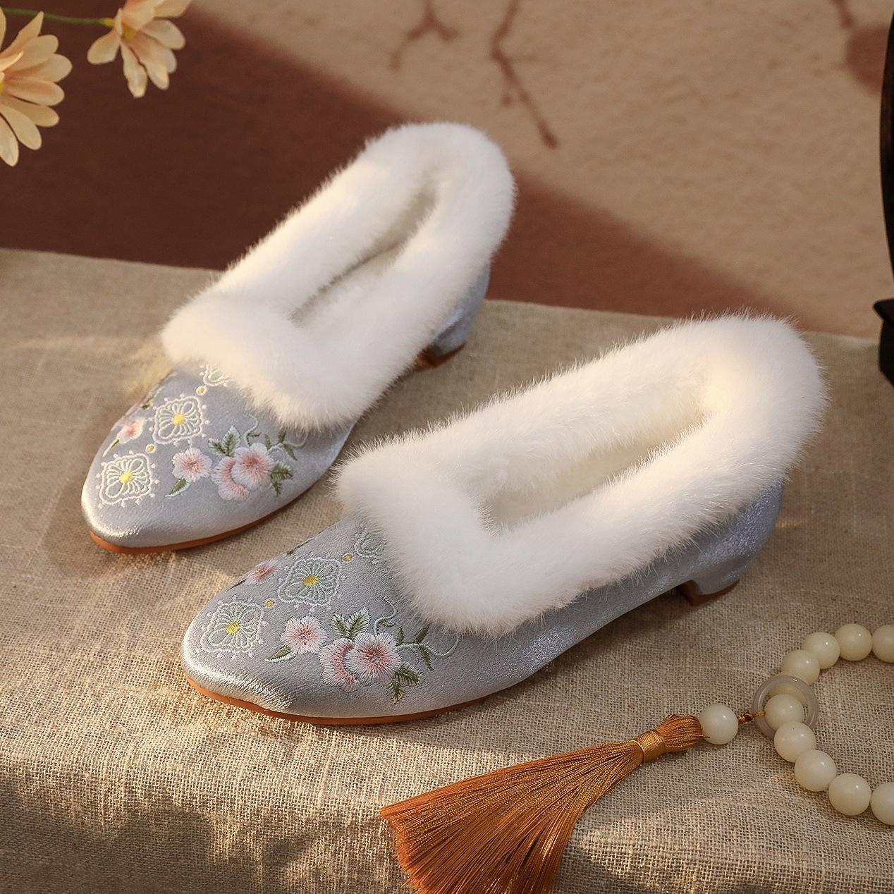 

Зимние туфли-лодочки для женщин, нескользящие, с круглым носком, на толстом блочном каблуке, с подкладкой из искусственного меха, женские теплые вышитые туфли-лоферы на низком каблуке 41 морской синий