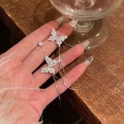 Εξαιρετικά Ασημένια Κρεμαστά Σκουλαρίκια S925 με Φούντα Πεταλούδα και Σχέδιο με Πλήρη Διαμάντια για Γυναίκες, που Φορέθηκαν από Διασημότητες του Διαδικτύου