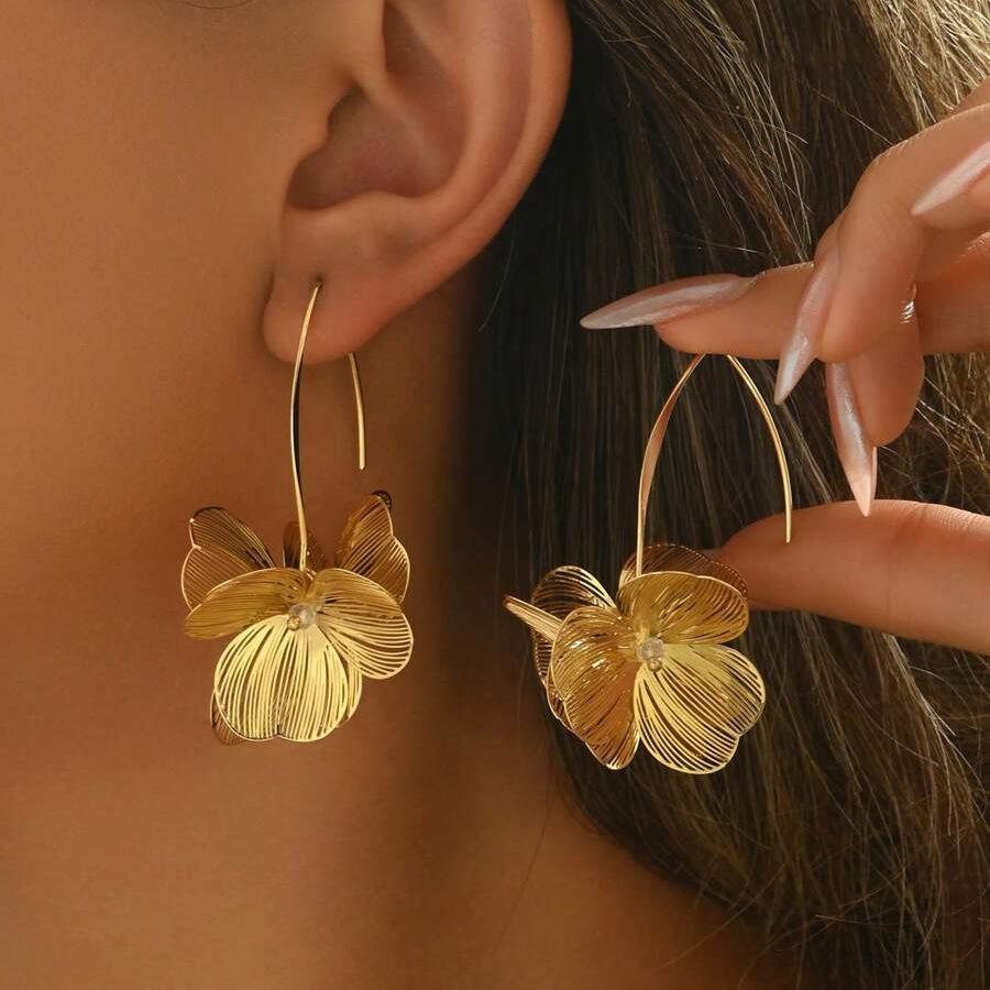 Elegant Gold Tone Floral Dangle Earrings for Women Chic Long Hollow Design Earrings Party Jewelry Accessories