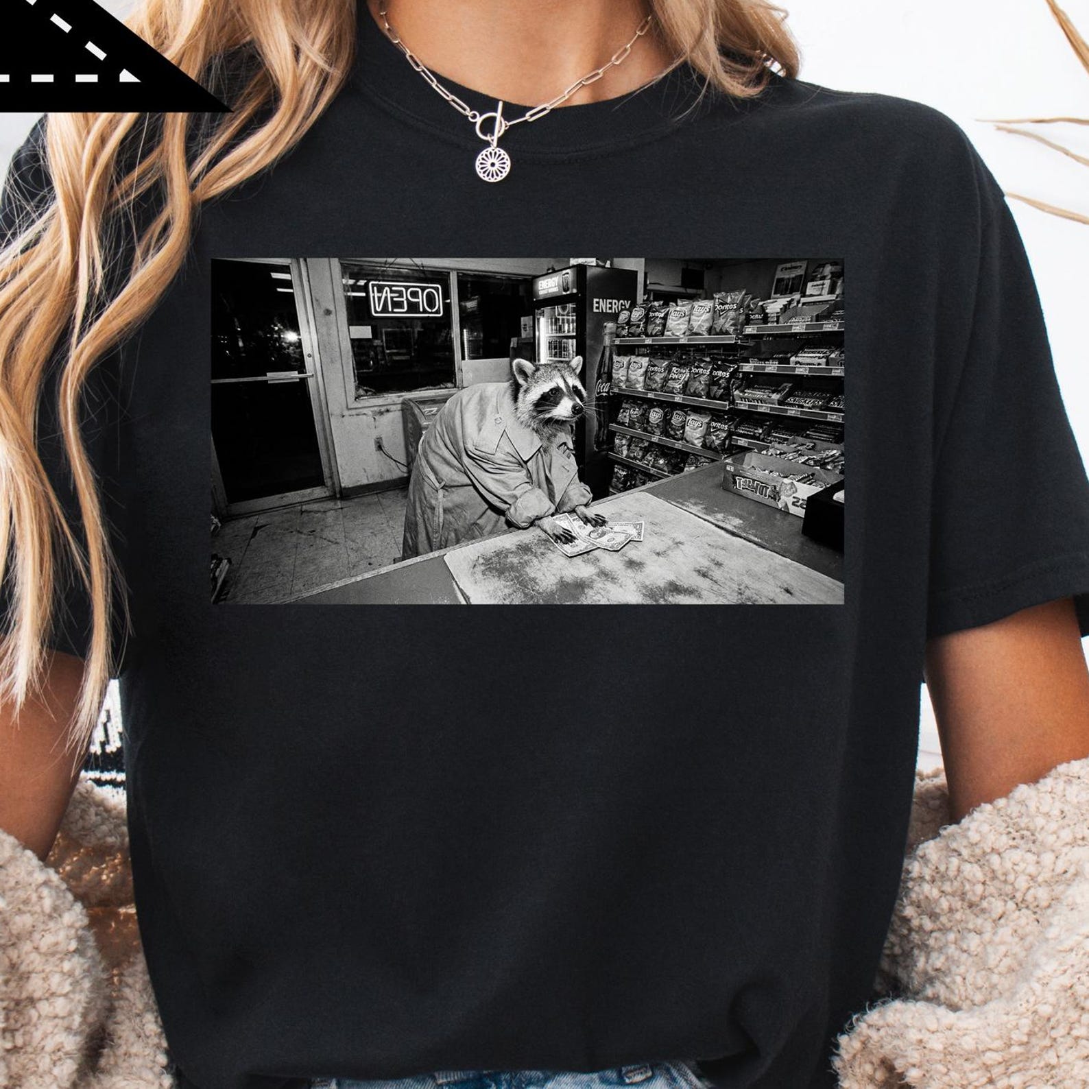 Don t Be Suspicious Raccoon Trench Coat Shirt, Funny Cat Meme T-Shirt, Vintage Y2K Grunge Graphic Tee M