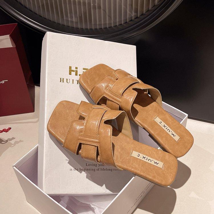 2025. gada jaunas, mīkstas ādas, mīkstas zoles, vasaras čības ar plakanu dibenu, sieviešu vasaras modes virsdrēbes, vasaras vienvārdu velkamās, karstas, vējainas sieviešu kurpes