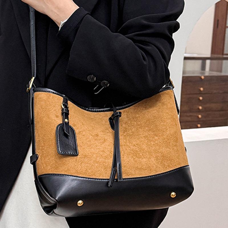 Retro matte large-capacity women's bag autumn and winter new commuter shoulder messenger bag simple bucket bag