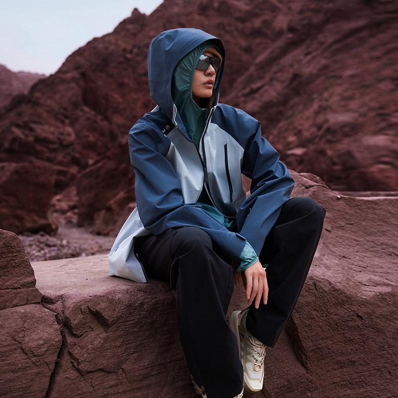 Li Ning CF Su Wan Long Jia Series Professional Level Anti-Rain Outdoor Waterproof Windproof Hooded Jacket Unisex Jacket Light-Blue AFDT825-3